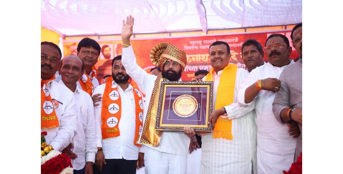 राष्ट्रवादी काँग्रेसचे जिल्हा परिषद उपाध्यक्ष सुजित झावरे पाटील यांचा शेकडो कार्यकर्त्यांसह शिवसेनेत प्रवेश