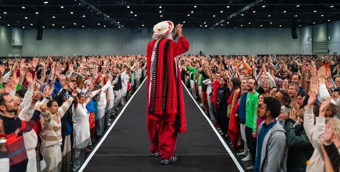 महाशिवरात्रीला सद्गुरू करणार पवित्र योगेश्वर लिंग महाअभिषेकाचे अर्पण…