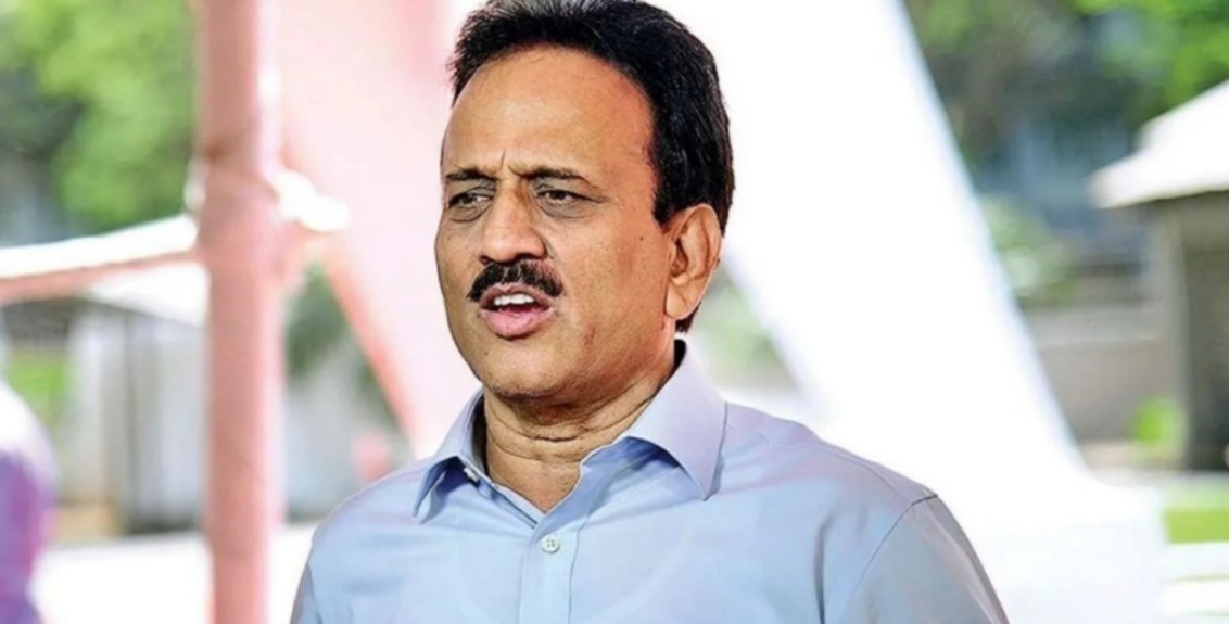 मुख्यमंत्र्यांबद्दल एकेरी उल्लेख चुकीचा! पहिलीच टर्म शेवटची ठरू शकते; गिरीश महाजनांचा सुहास बाबरांना इशारा