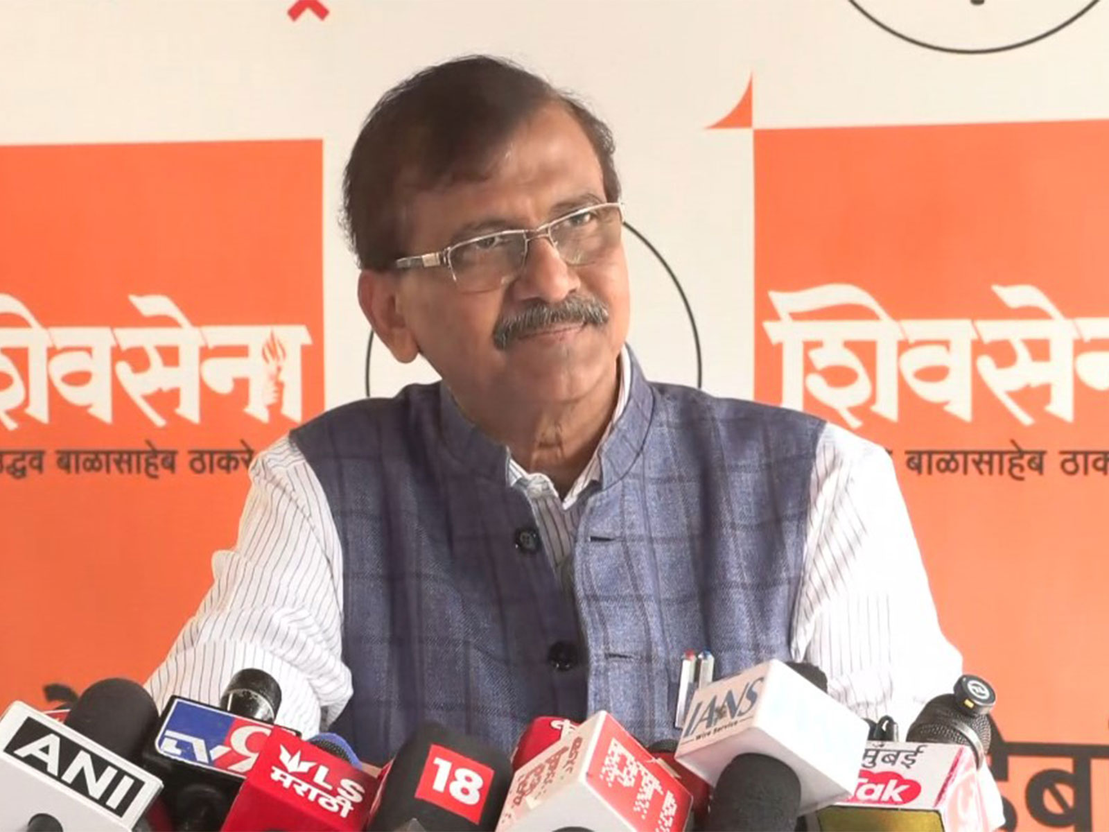 संजय राऊत यांच्या कार्यक्रमस्थळी मोठा राडा