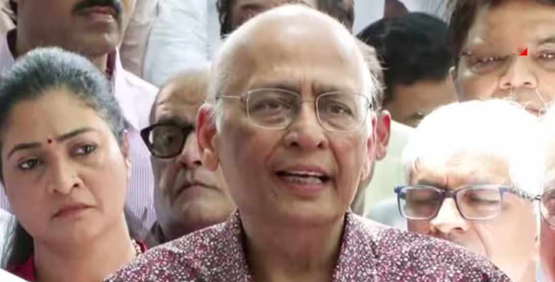ज्ञानेश कुमार यांच्यावरील कायदेशीर कारवाईस अभिषेक मनु सिंघवी यांचा विरोध