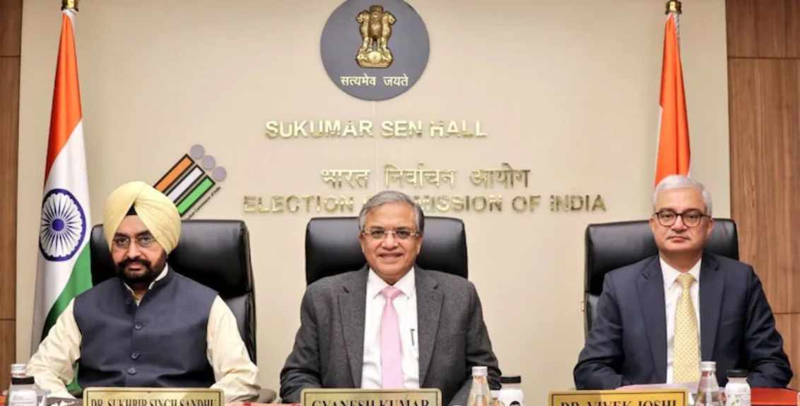 निवडणूक आयोगाच्या सुधारित फॉर्म ६ ला सर्वोच्च न्यायालयाची मंजुरी नाही – सरन्यायाधीश सूर्यकांत